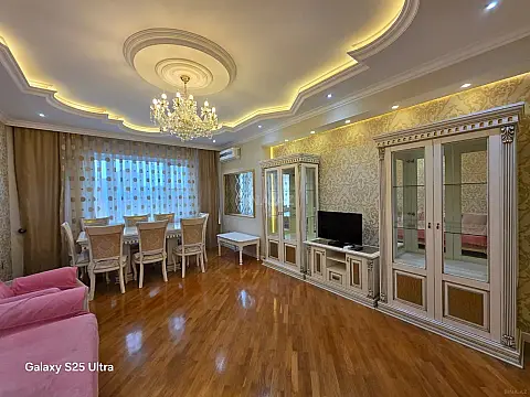 Kirayə verilir 4 otaqlı mənzil 150 m²