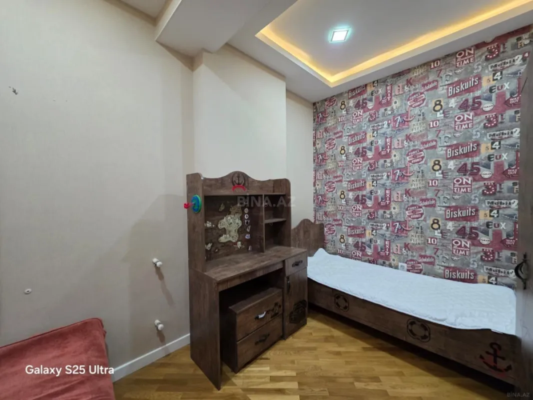 Kirayə verilir 4 otaqlı mənzil 150 m²