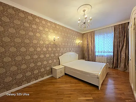 Kirayə verilir 4 otaqlı mənzil 150 m²