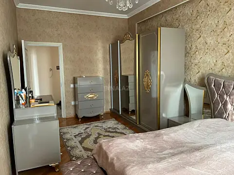 Kirayə verilir 2 otaqlı mənzil 86 m²