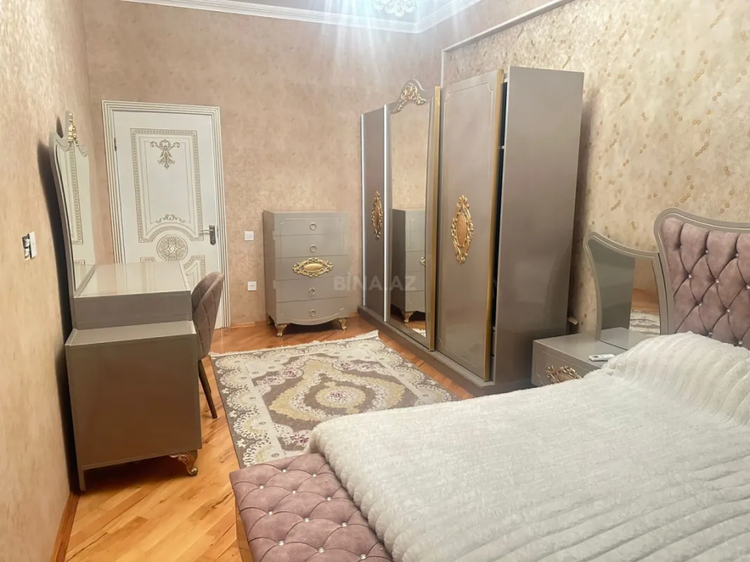 Kirayə verilir 2 otaqlı mənzil 86 m²
