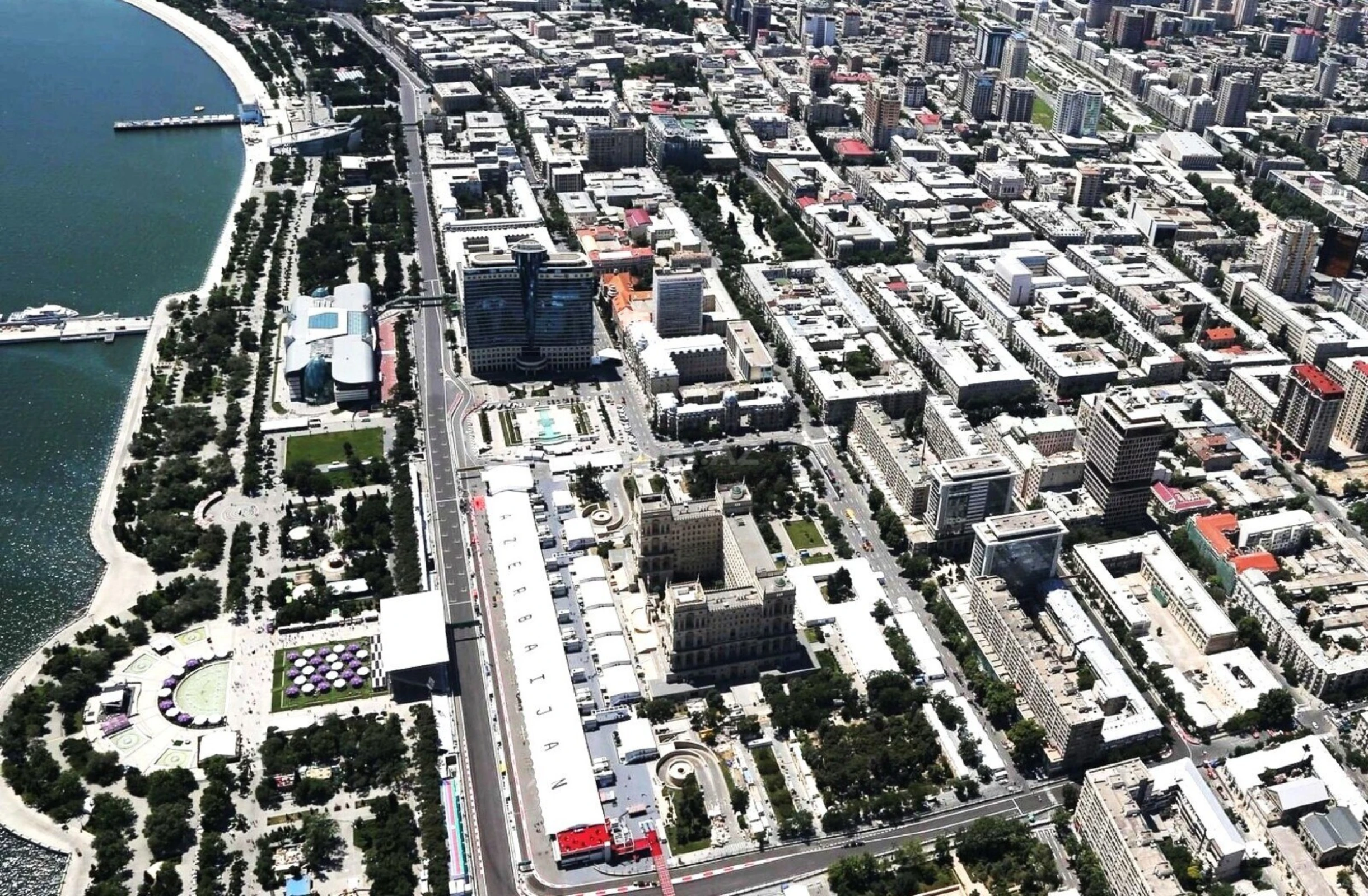 Satılır obyekt 600 m²