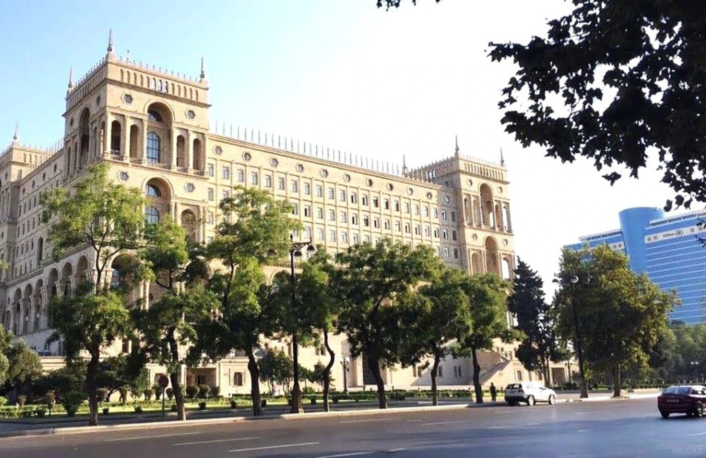 Satılır obyekt 600 m²