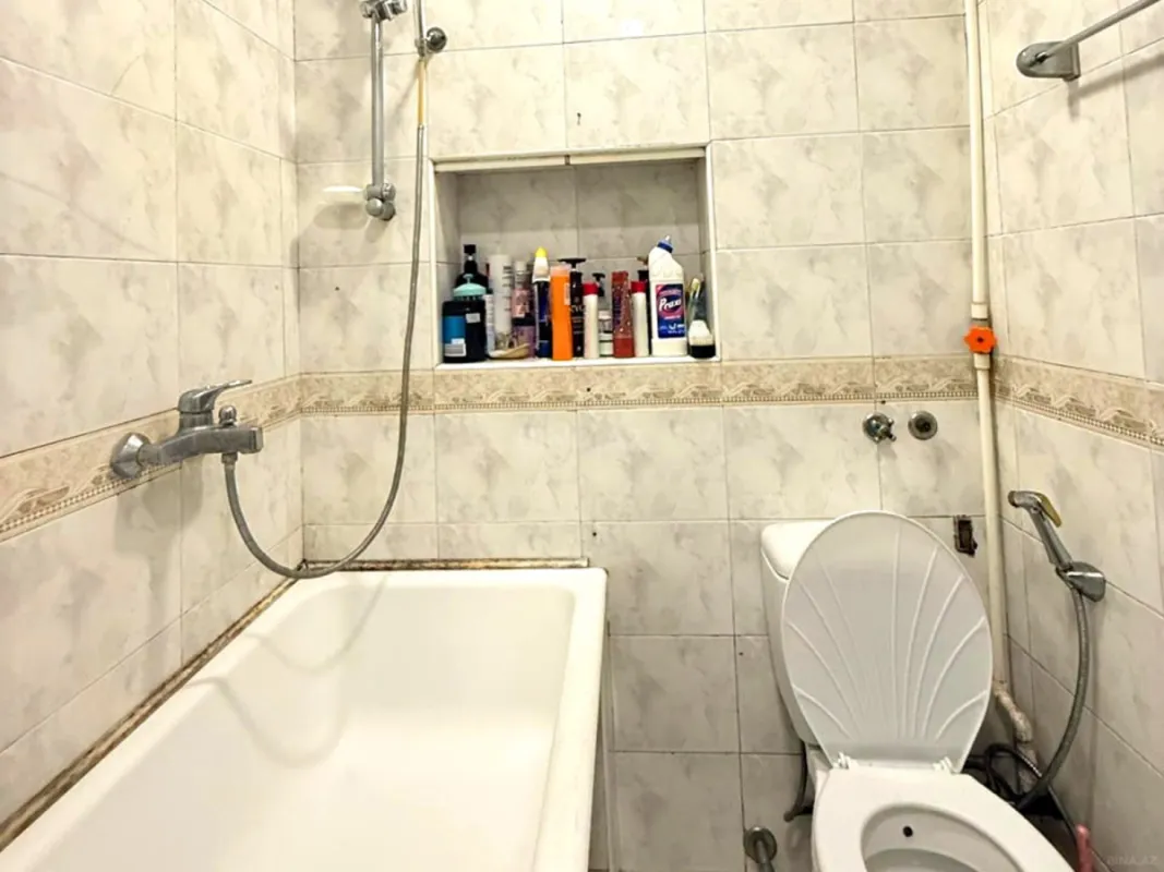 Satılır 4 otaqlı mənzil 80 m²