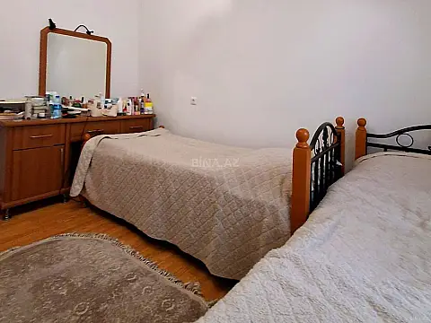 Satılır 4 otaqlı mənzil 80 m²