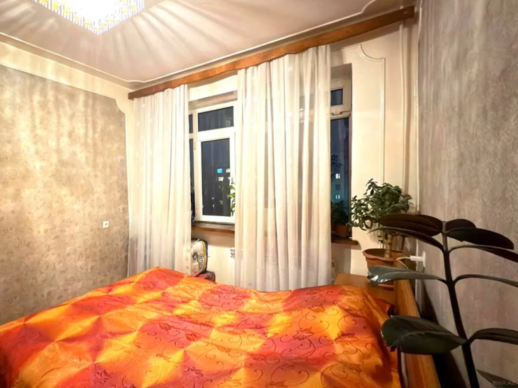 Satılır 4 otaqlı mənzil 80 m²