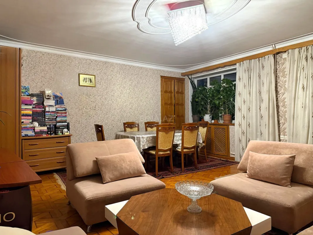 Satılır 4 otaqlı mənzil 80 m²