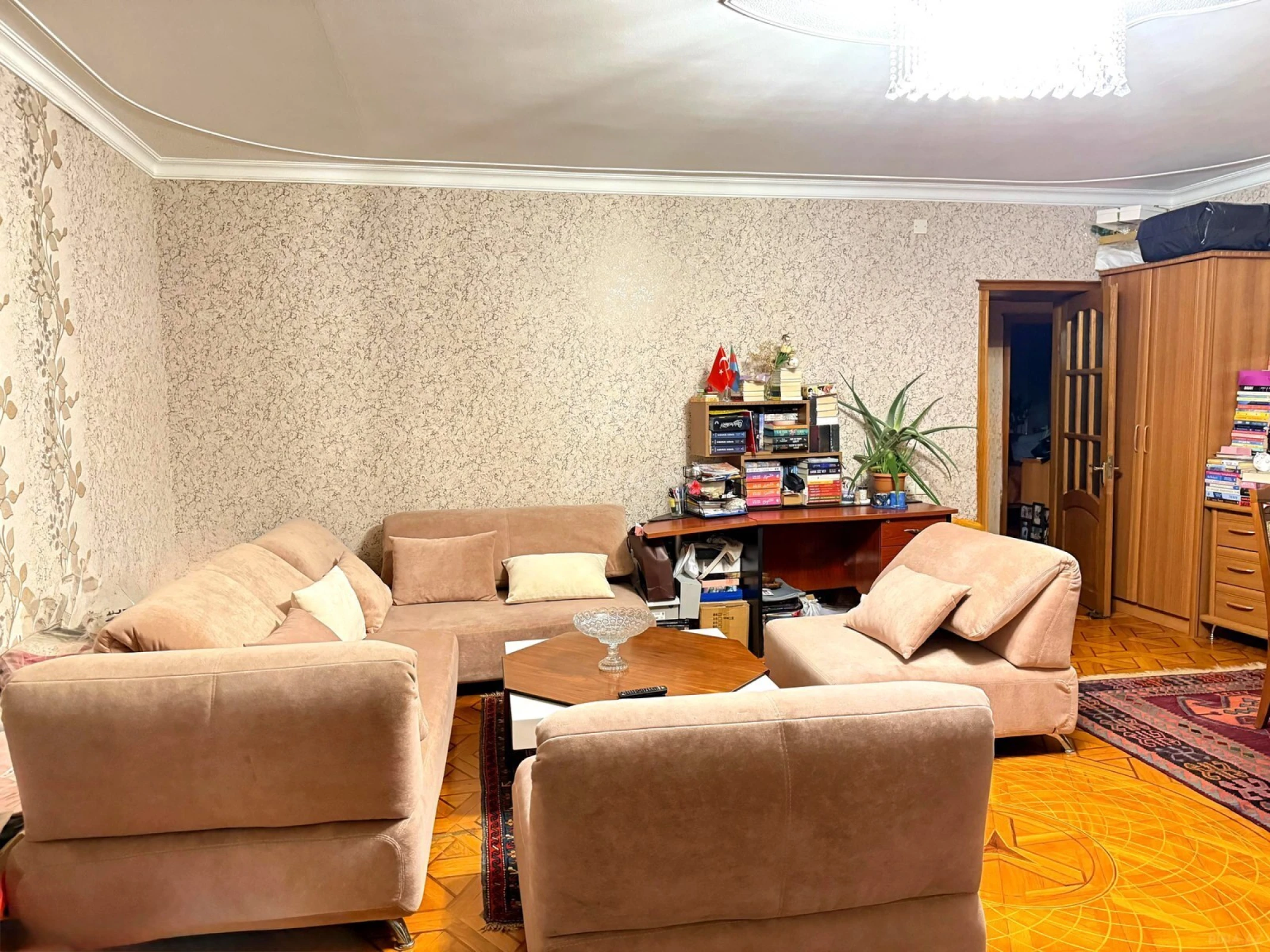 Satılır 4 otaqlı mənzil 80 m²