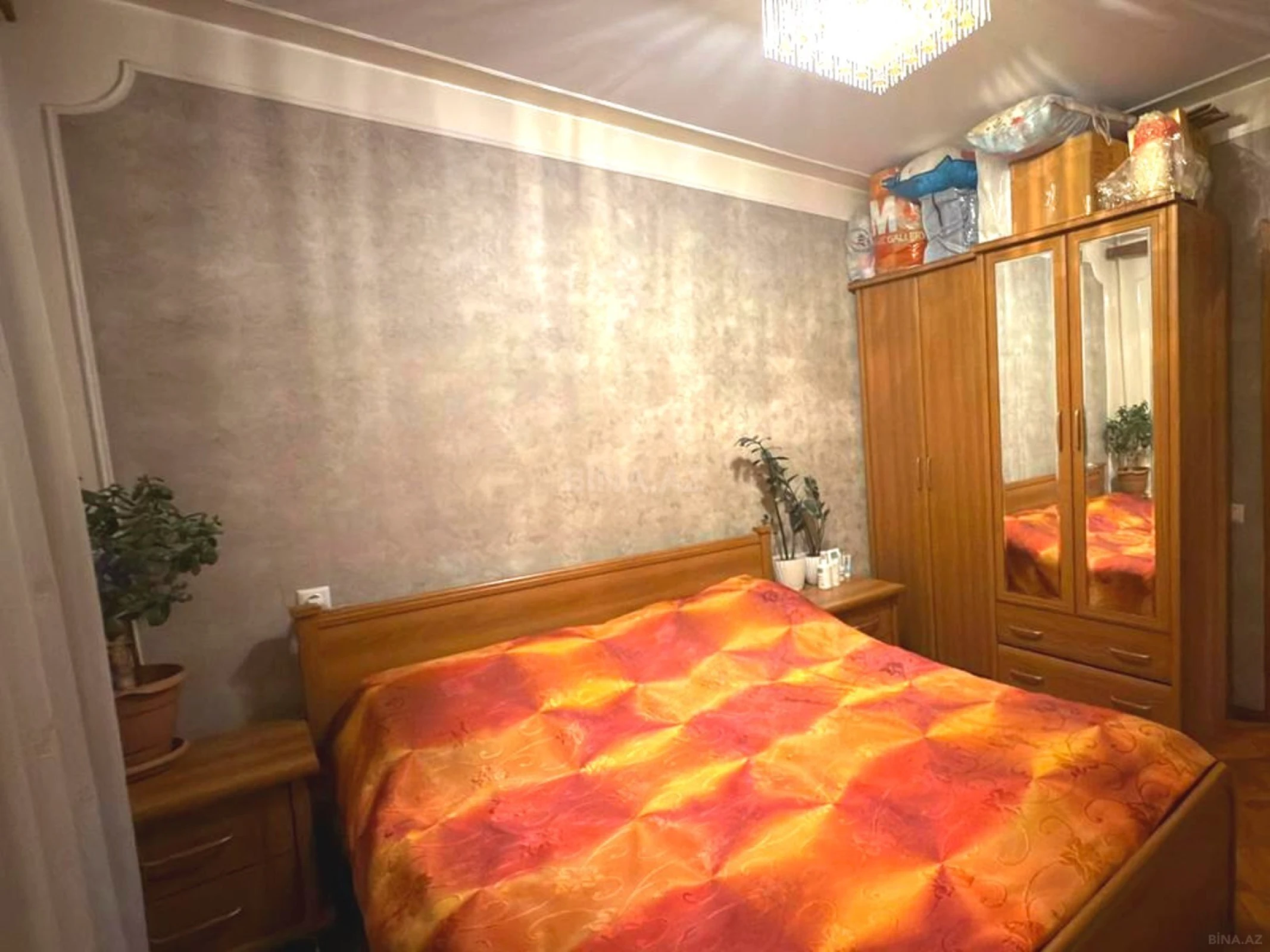 Satılır 4 otaqlı mənzil 80 m²