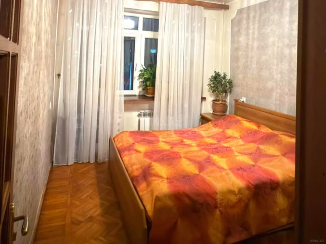 Satılır 4 otaqlı mənzil 80 m²