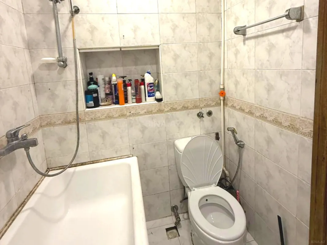 Satılır 4 otaqlı mənzil 80 m²