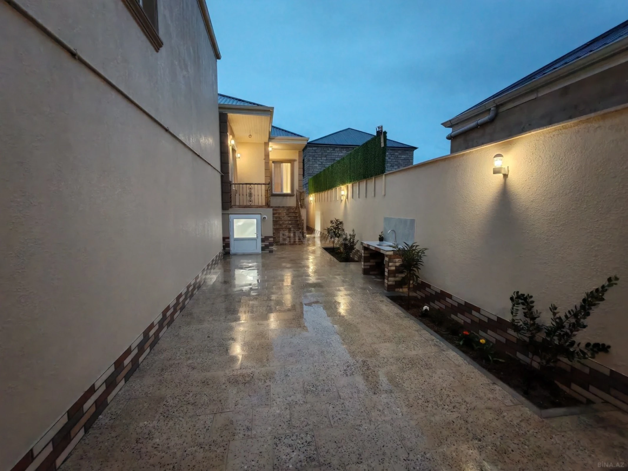 Satılır 4 otaqlı həyət evi 130 m²