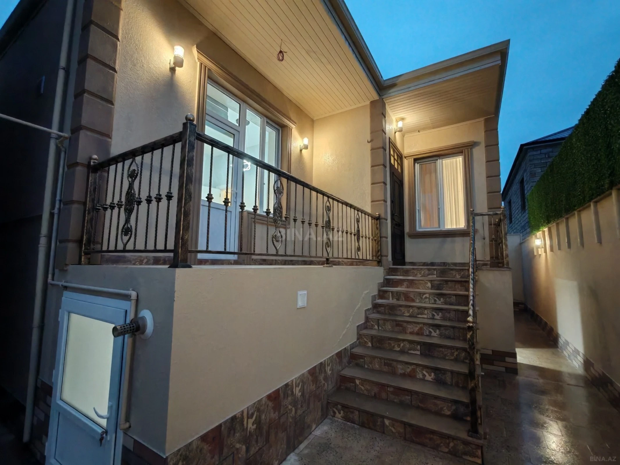 Satılır 4 otaqlı həyət evi 130 m²