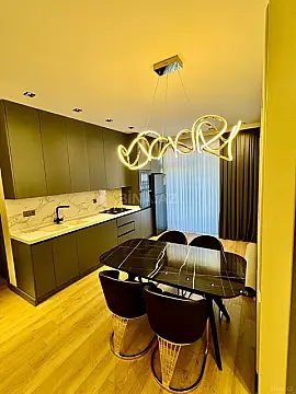 Satılır 3 otaqlı mənzil 98 m²