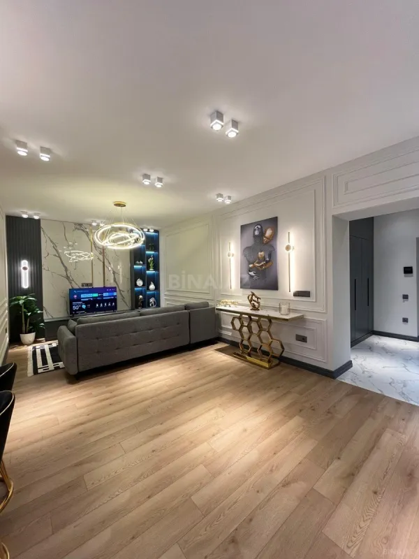 Satılır 3 otaqlı mənzil 98 m²