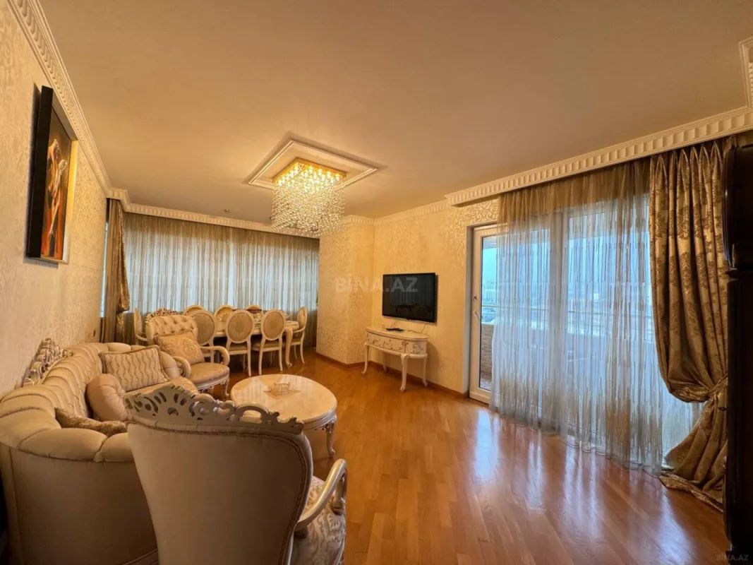 Satılır 3 otaqlı mənzil 128 m²