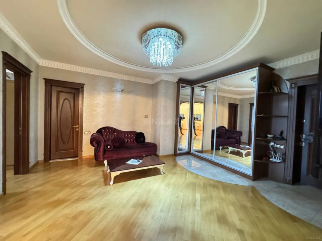 Satılır 3 otaqlı mənzil 128 m²