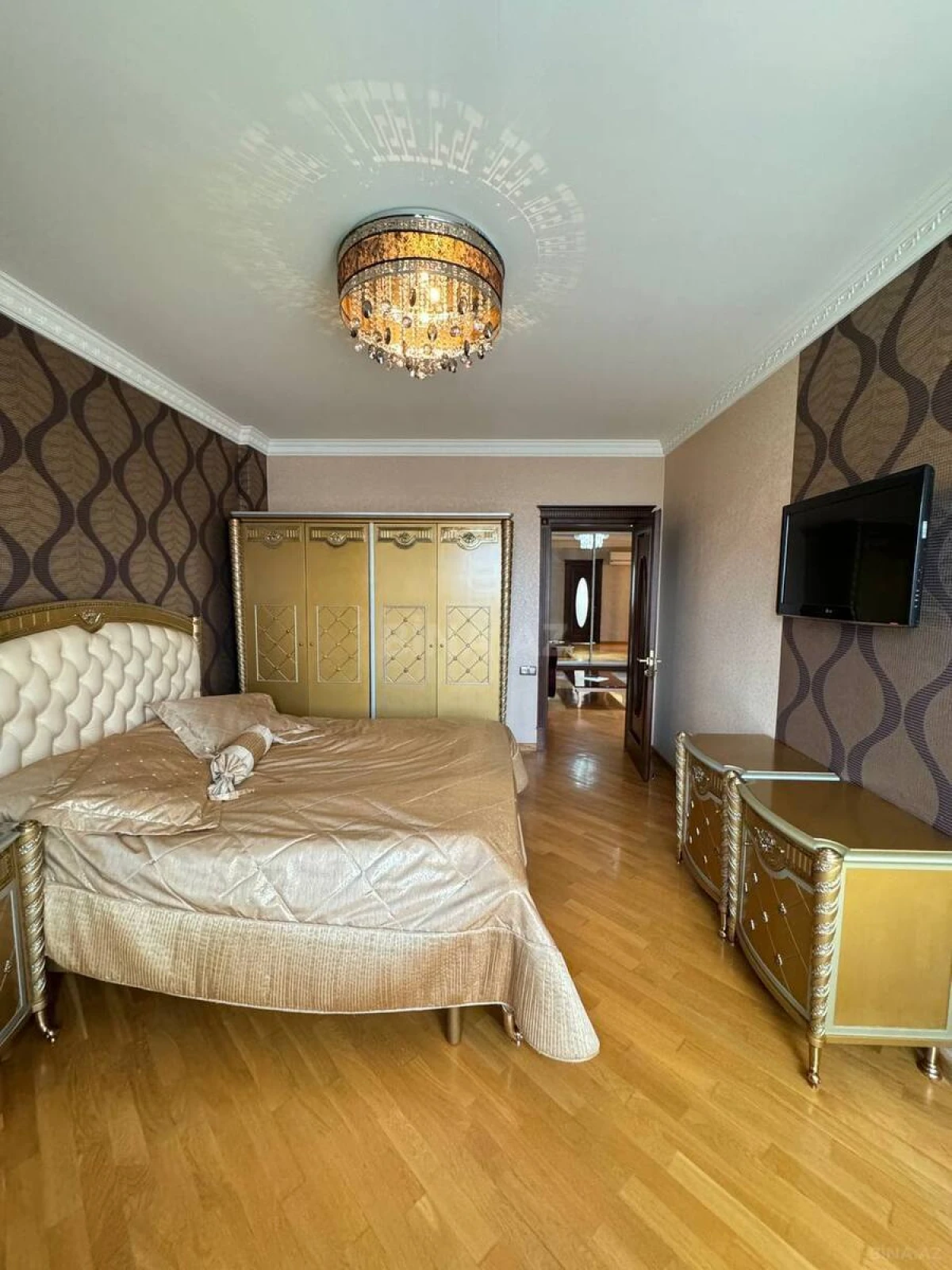 Satılır 3 otaqlı mənzil 128 m²