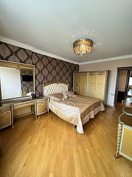 Satılır 3 otaqlı mənzil 128 m²