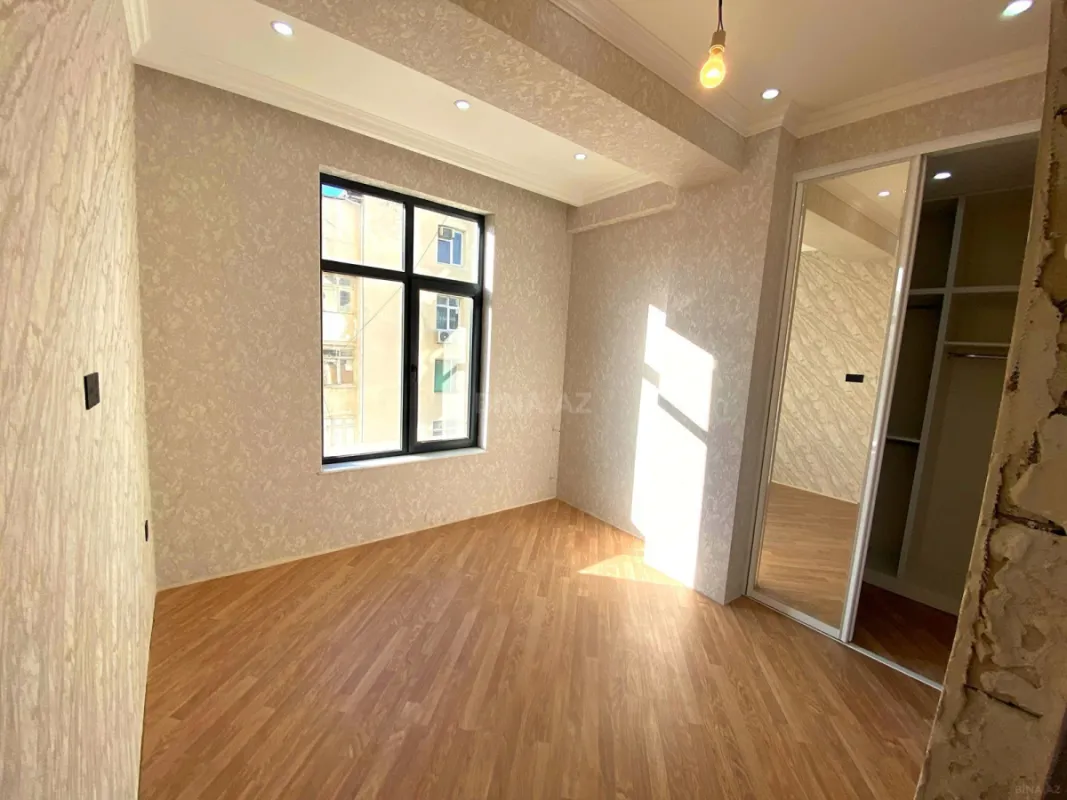 Satılır 3 otaqlı mənzil 92 m²