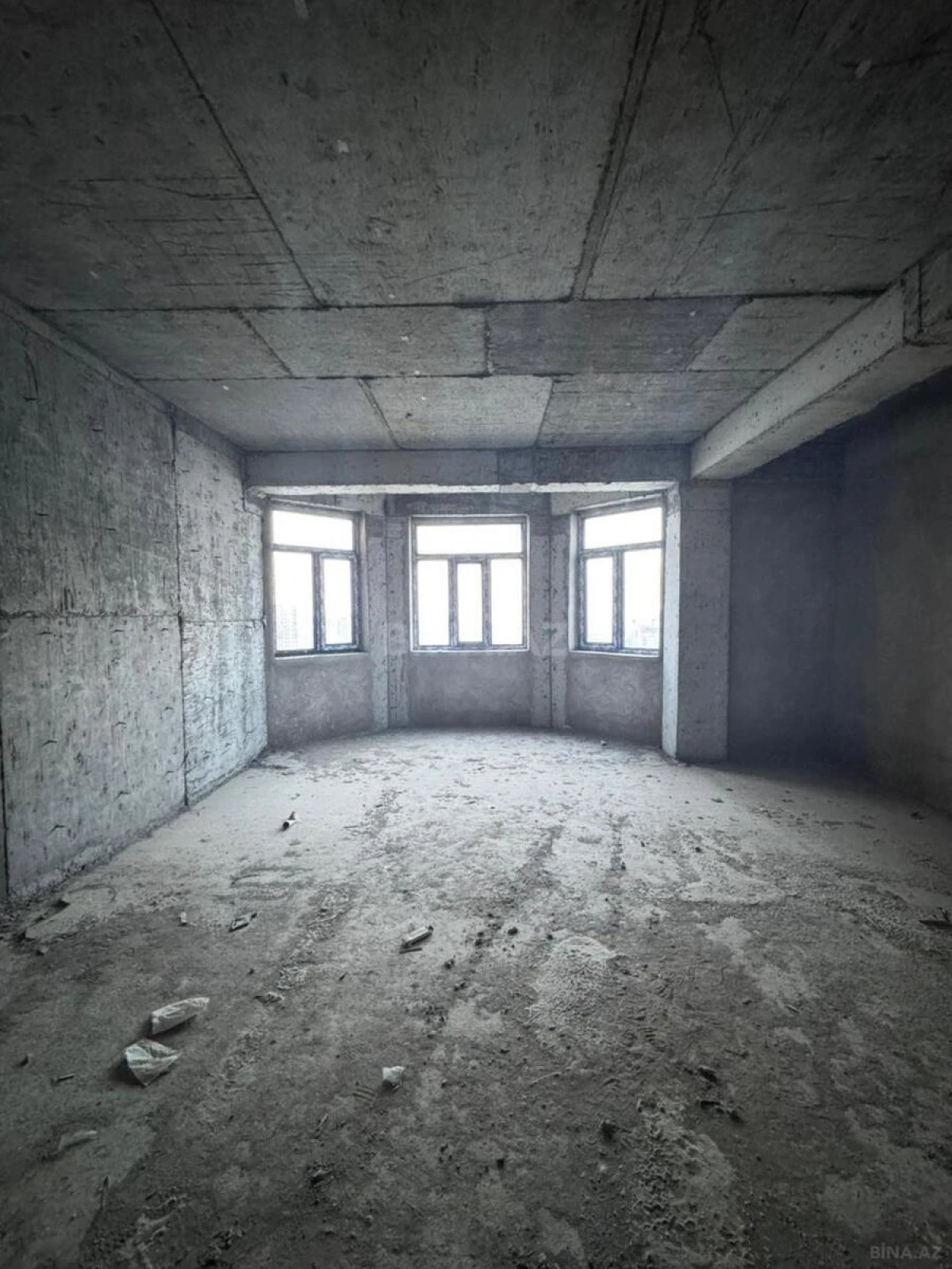 Satılır 3 otaqlı mənzil 159 m²