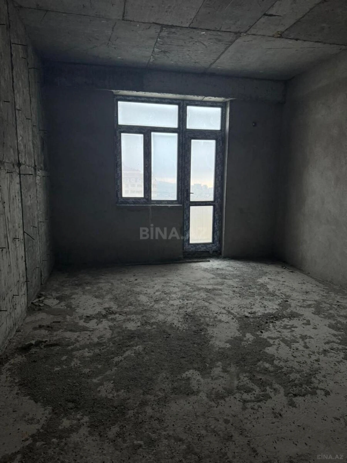 Satılır 3 otaqlı mənzil 159 m²