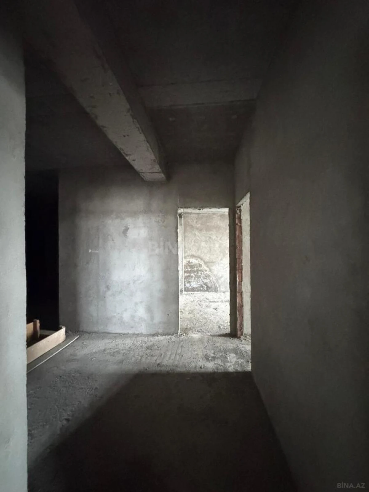 Satılır 3 otaqlı mənzil 159 m²