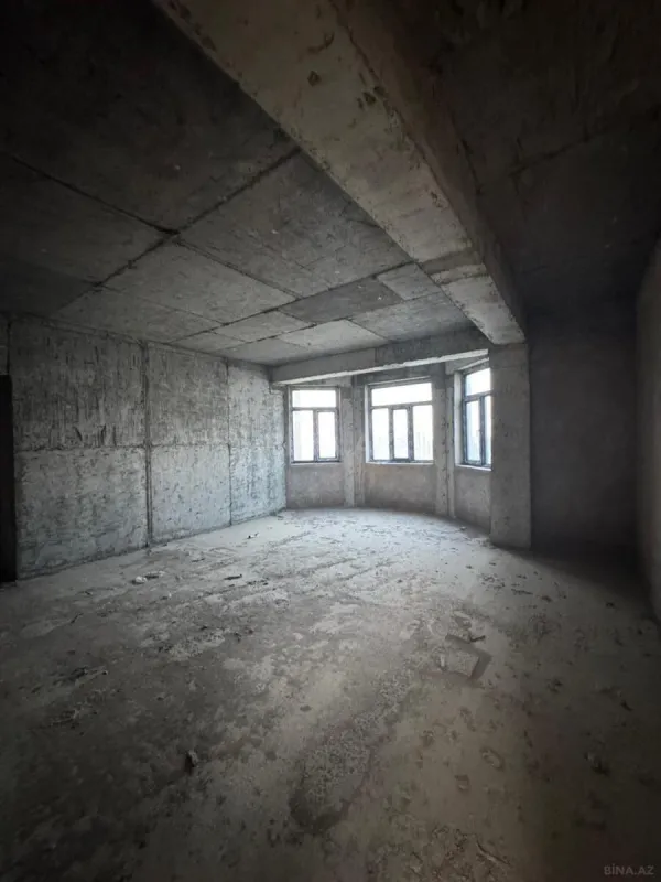 Satılır 3 otaqlı mənzil 159 m²