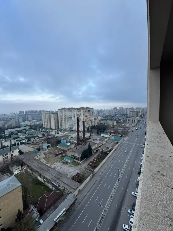 Satılır 3 otaqlı mənzil 159 m²