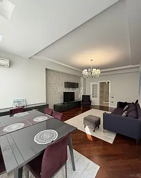 Satılır 3 otaqlı mənzil 143 m²