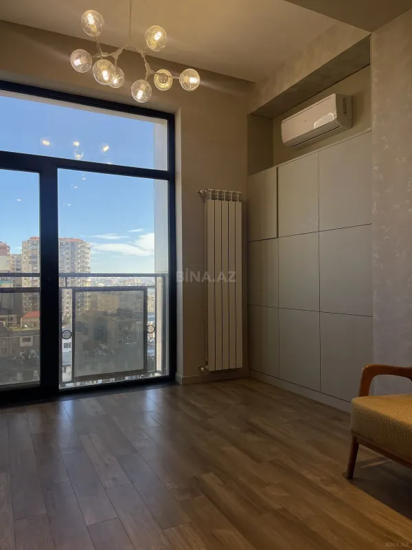 Kirayə verilir 2 otaqlı mənzil 95 m²