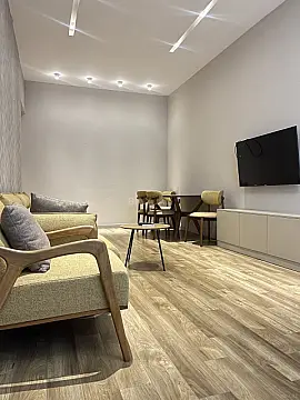 Kirayə verilir 2 otaqlı mənzil 95 m²
