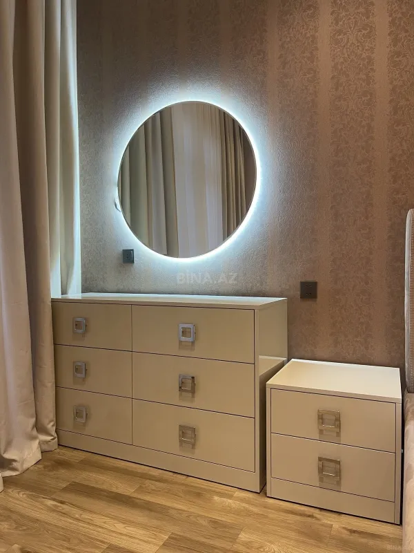 Kirayə verilir 2 otaqlı mənzil 95 m²