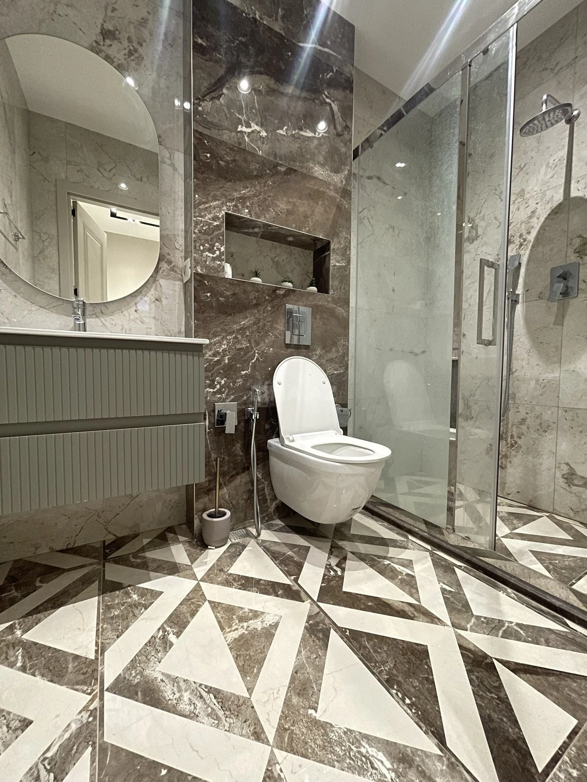 Kirayə verilir 2 otaqlı mənzil 95 m²