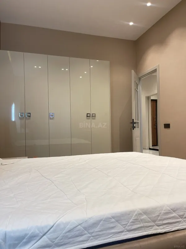 Kirayə verilir 2 otaqlı mənzil 95 m²