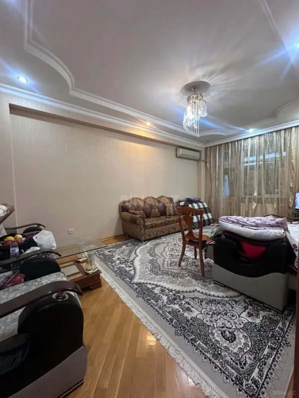 Satılır 2 otaqlı mənzil 77 m²