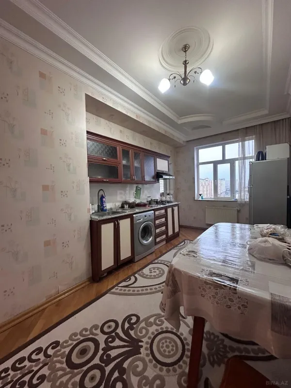 Satılır 2 otaqlı mənzil 77 m²