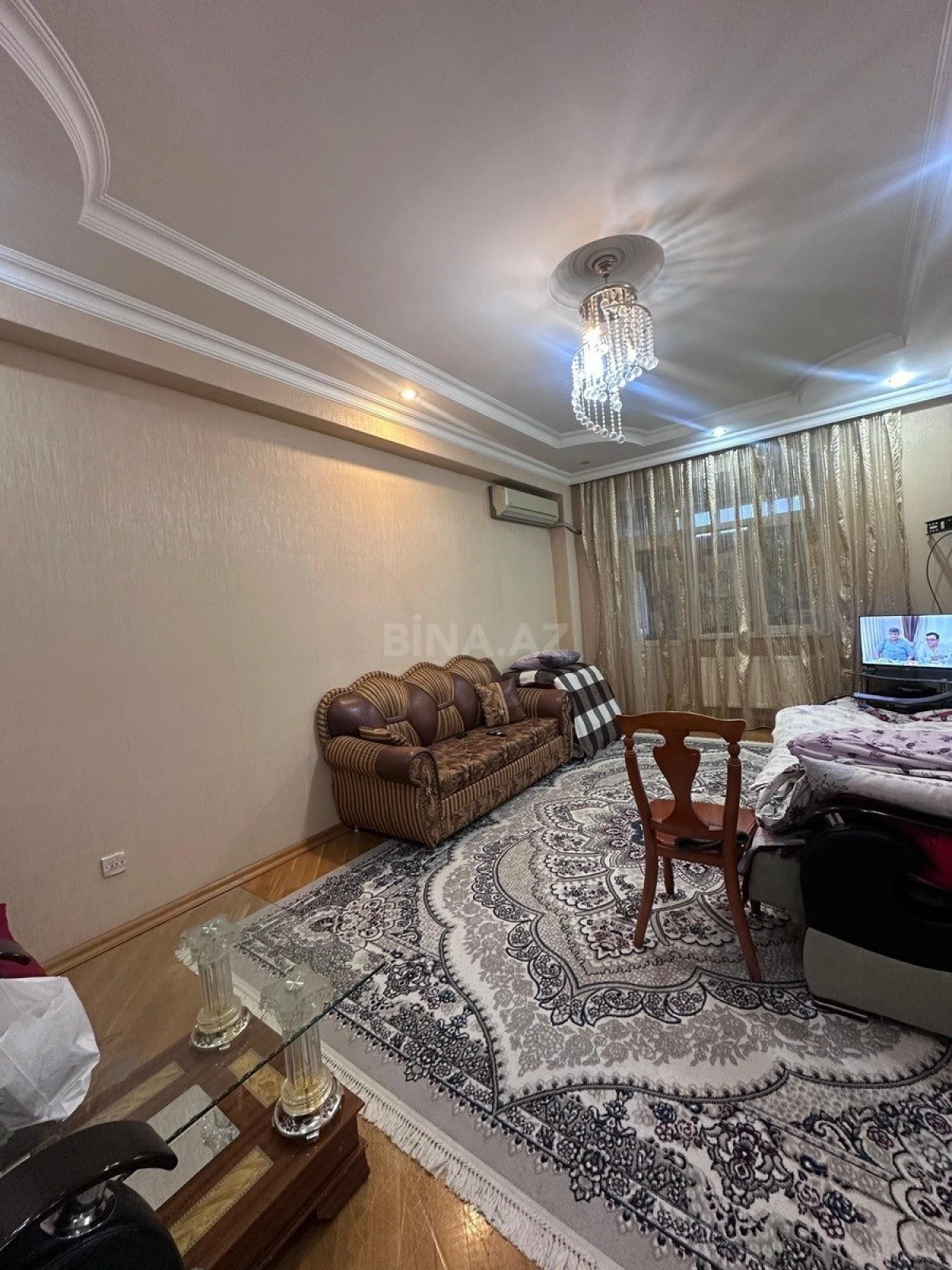 Satılır 2 otaqlı mənzil 77 m²