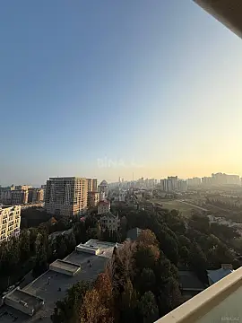 Satılır 4 otaqlı mənzil 248 m²