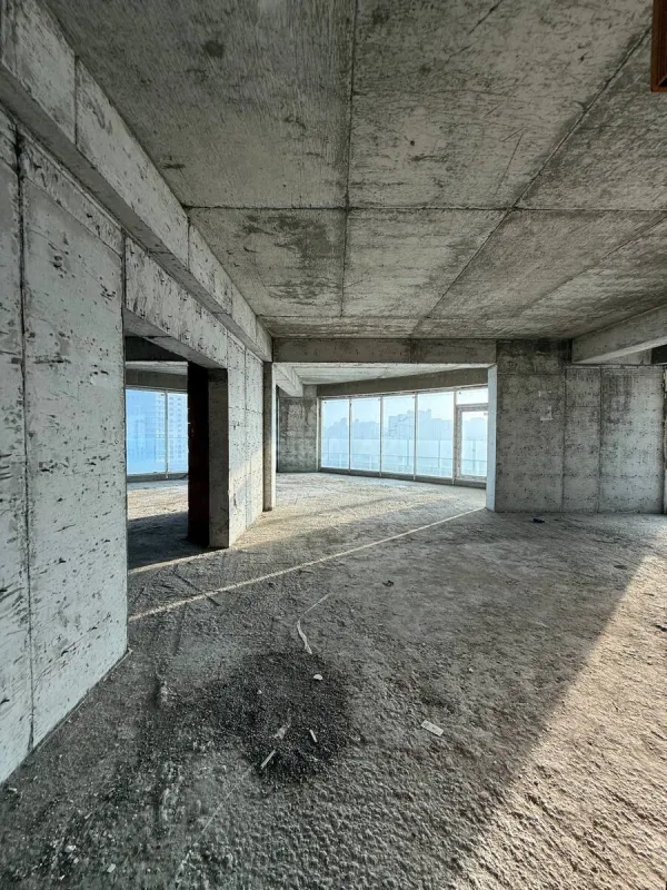 Satılır 4 otaqlı mənzil 248 m²