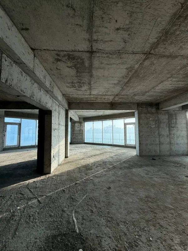 Satılır 4 otaqlı mənzil 248 m²