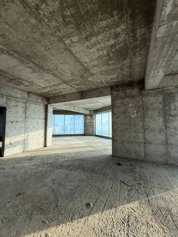 Satılır 4 otaqlı mənzil 248 m²