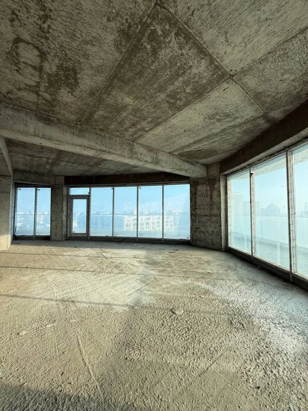 Satılır 4 otaqlı mənzil 248 m²