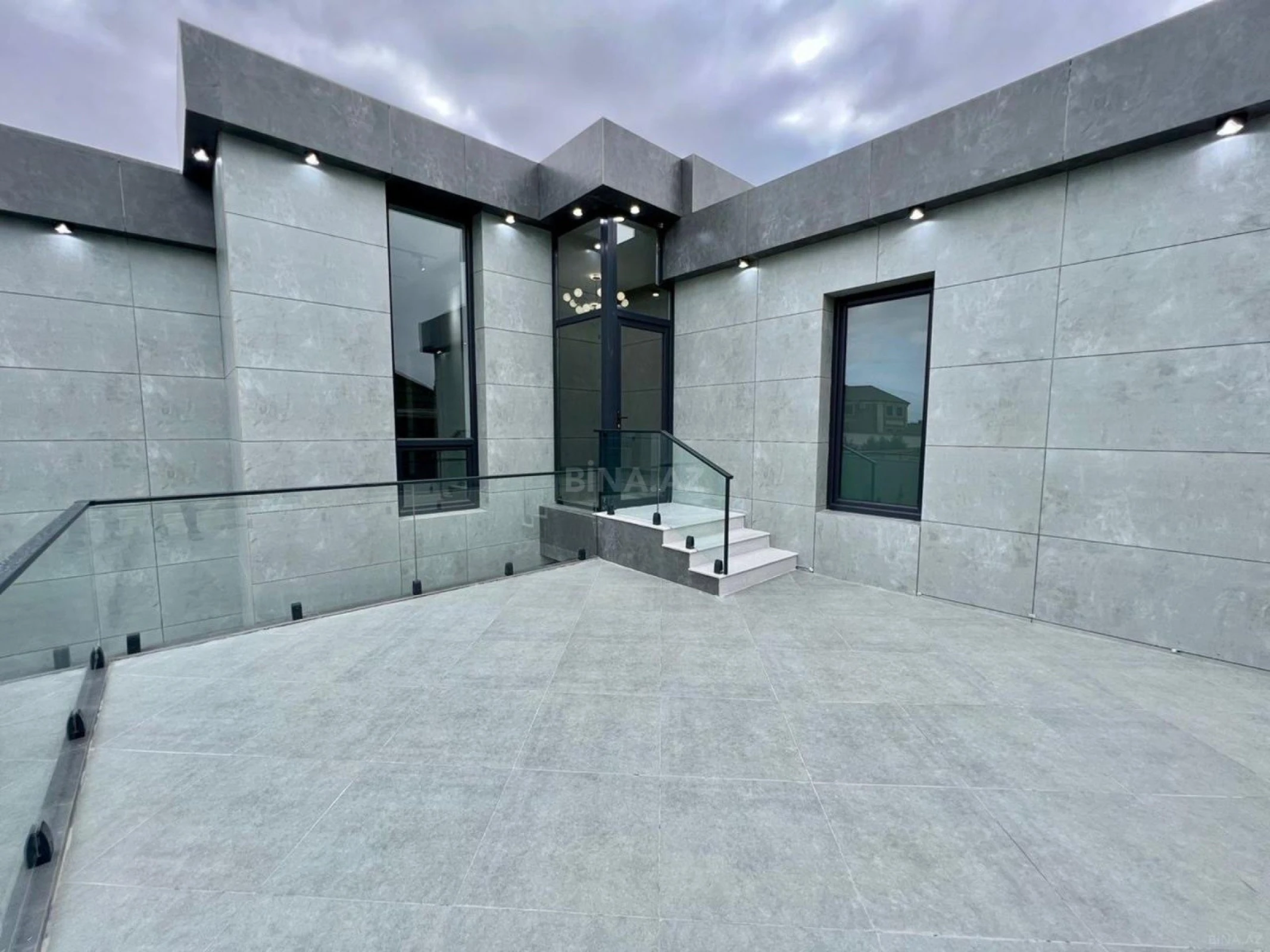 Kirayə verilir 5 otaqlı həyət evi 400 m²