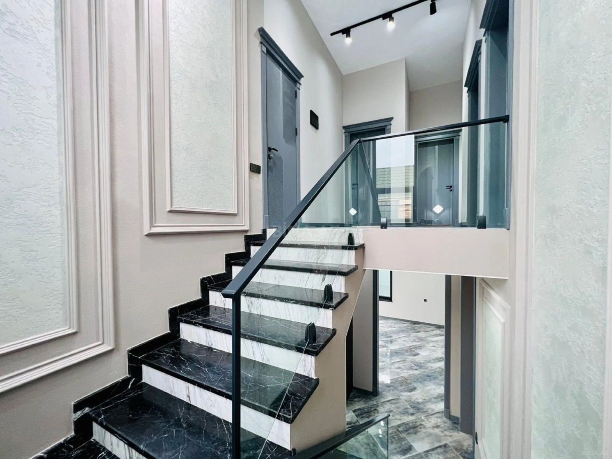 Kirayə verilir 5 otaqlı həyət evi 400 m²