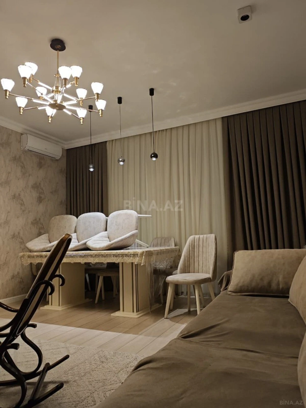 Satılır 4 otaqlı mənzil 124 m²