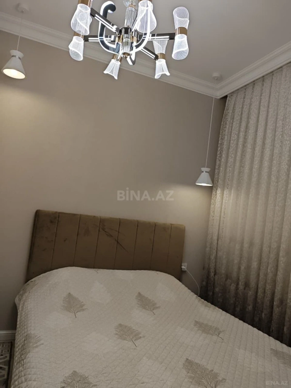 Satılır 4 otaqlı mənzil 124 m²