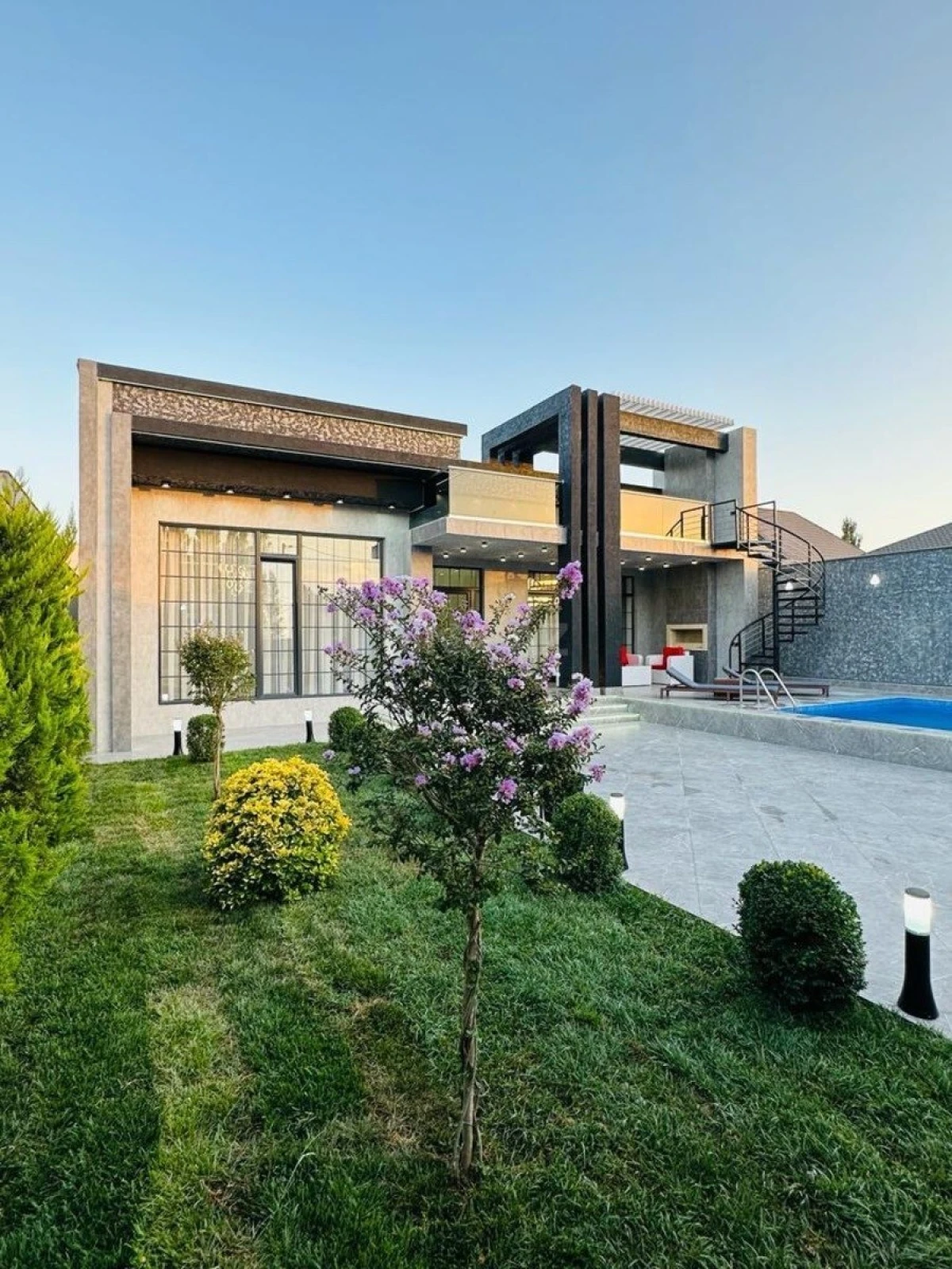Kirayə verilir 4 otaqlı həyət evi 240 m²