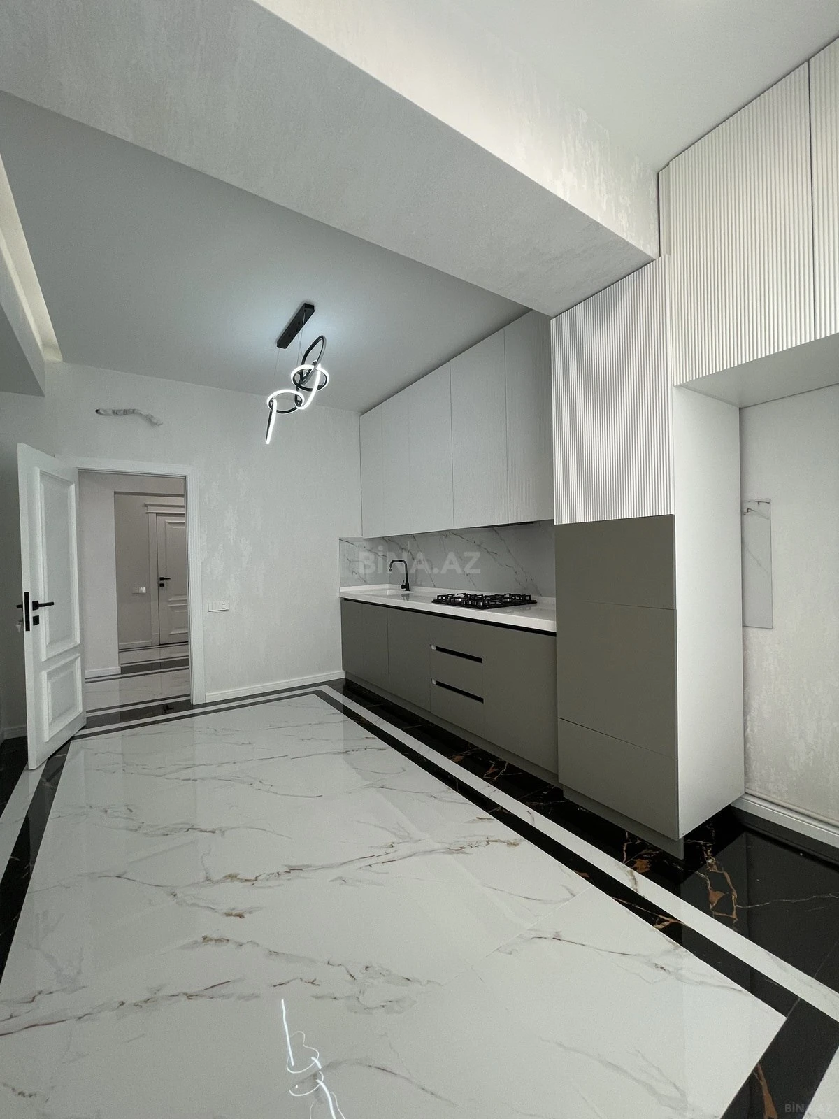 Satılır 3 otaqlı mənzil 101 m²