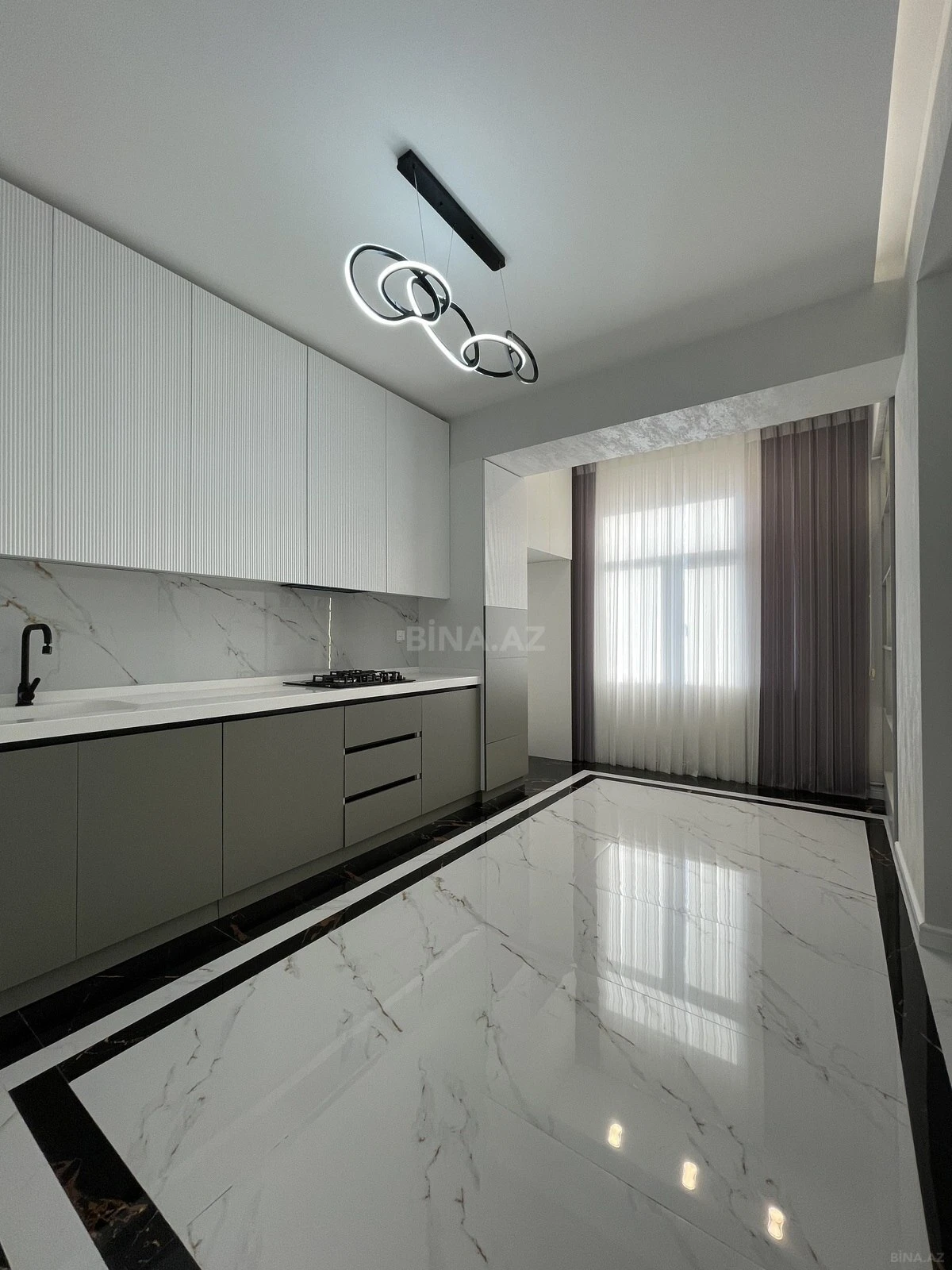 Satılır 3 otaqlı mənzil 101 m²